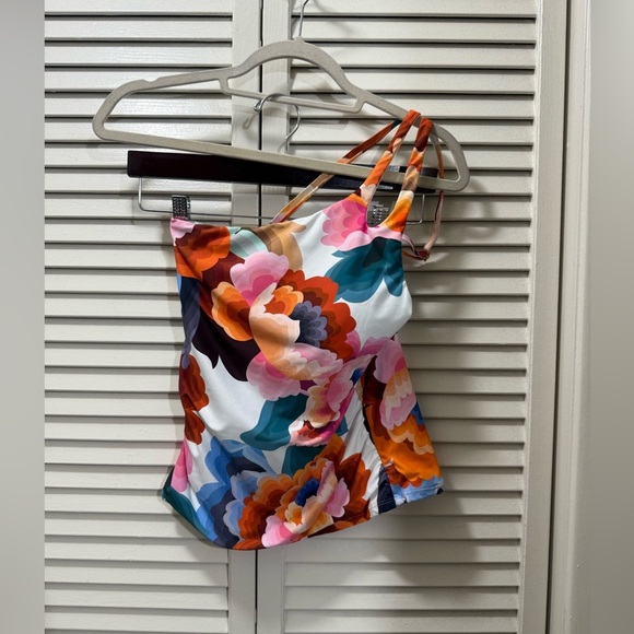 La Blanca Floral Rhythm One Shoulder Keyhole Tankini Top. - Picture 2 of 6